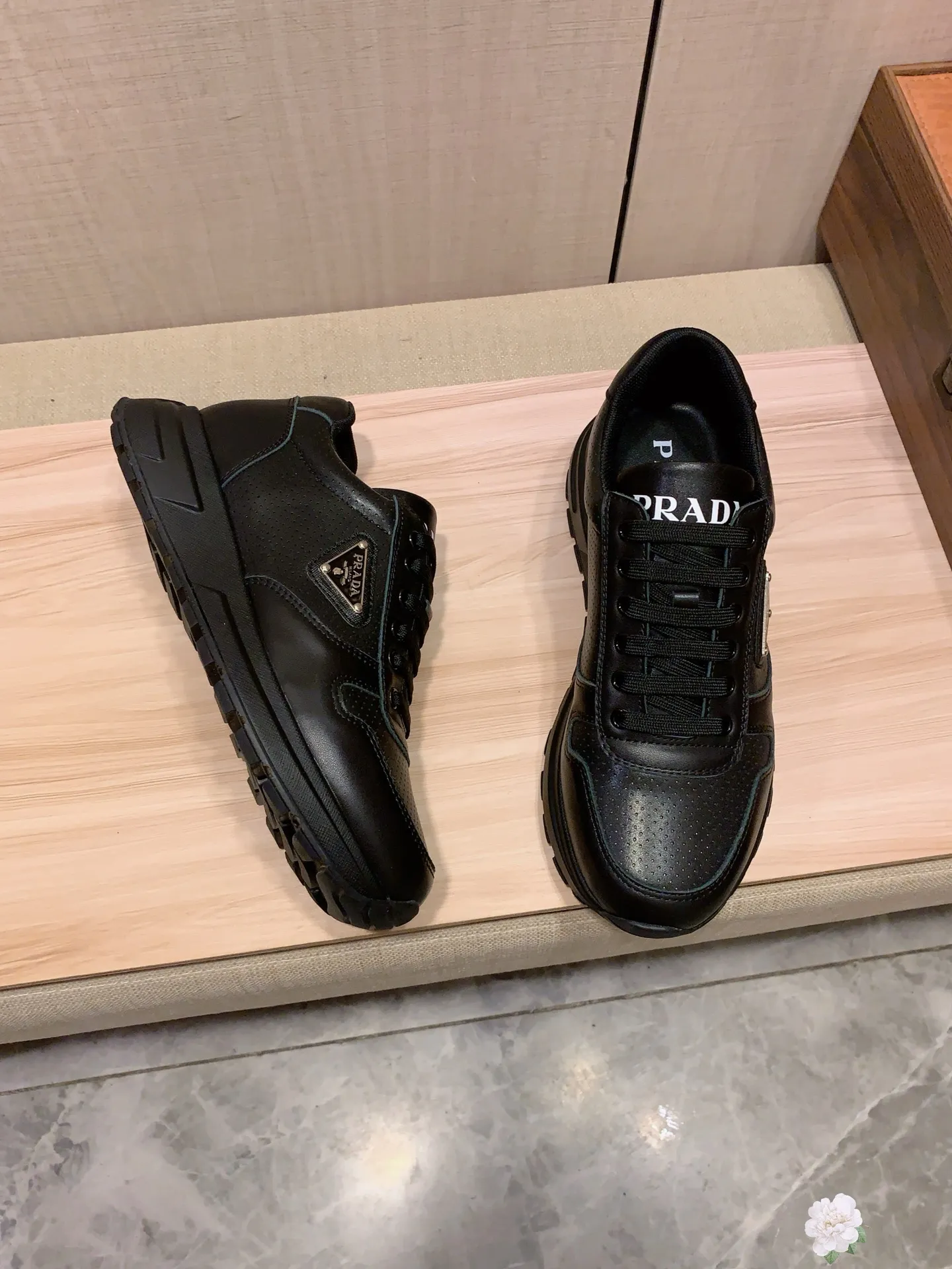 Men's Men's Shoes💰420💰💰🎩🎩[Lightning][Lightning] "PRADA*" The latest and most popular casual shoes, top brand [seduce] luxury~purchase, top~quality. [Strong] The upper is made of imported breathable cowhide with material ➕ breathable sheepskin feet (•) and fine workmanship. The original stylish and stylish soft rubber wear-resistant and non-slip outsole is light and comfortable on the feet. The real thing looks better when photographed. 085: code: 38-44, 3️⃣ colors selected